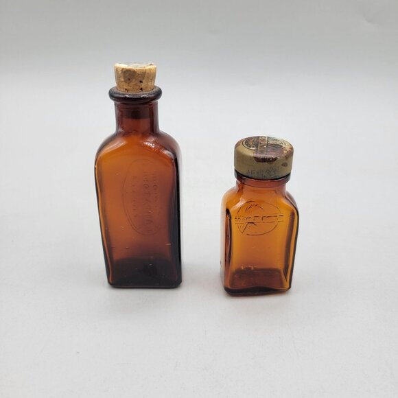 Antique Amber Glass Medicine Bottles Armour Laboratories Winthrop - Picture 3 of 10